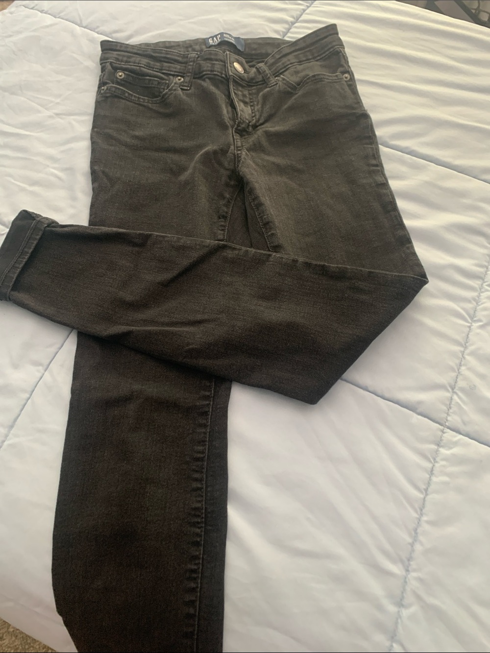 GAP women’s Skinny Jeans in Black